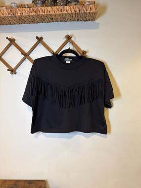 Sky Lite Vintage Black Fringe Cropped T-Shirt Size Medium